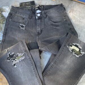 L&B Distressed Skinny Jeans with Camo Detail